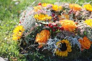 Trauerkranz mit Rosen